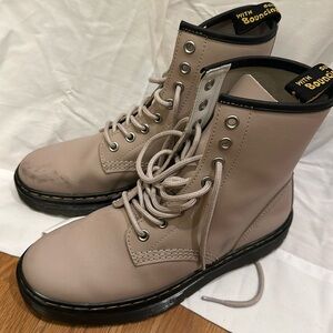 Dr Martens W Size 7 / 38 Zavala Taupe Lace Combat Boots 

Worn a few times!